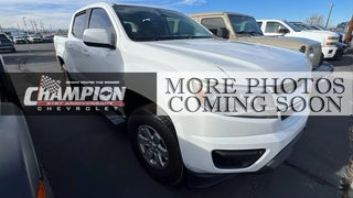 2017 Chevrolet Colorado with Summit White Exterior