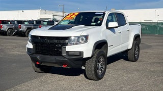 2022 Chevrolet Colorado with Summit White Exterior