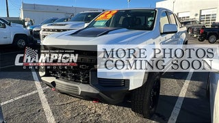 2022 Chevrolet Colorado with Summit White Exterior