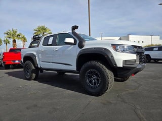 2021 Chevrolet Colorado with Summit White Exterior