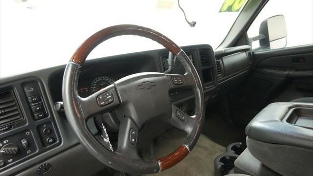 2004 Chevrolet Silverado 2500HD LS