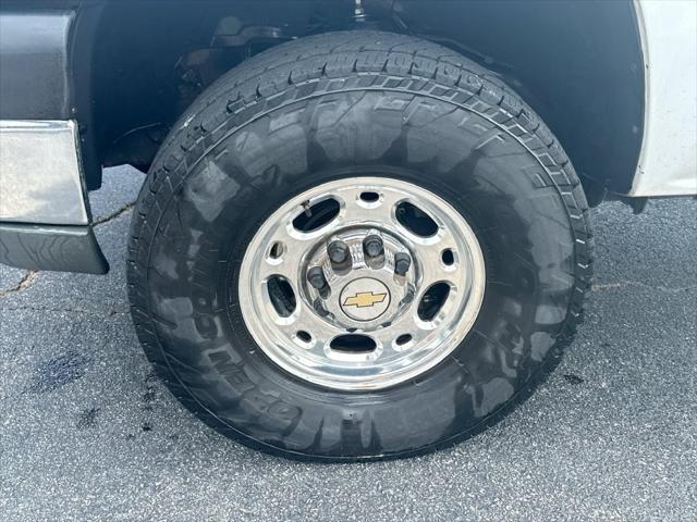 2004 Chevrolet Silverado - $13,580