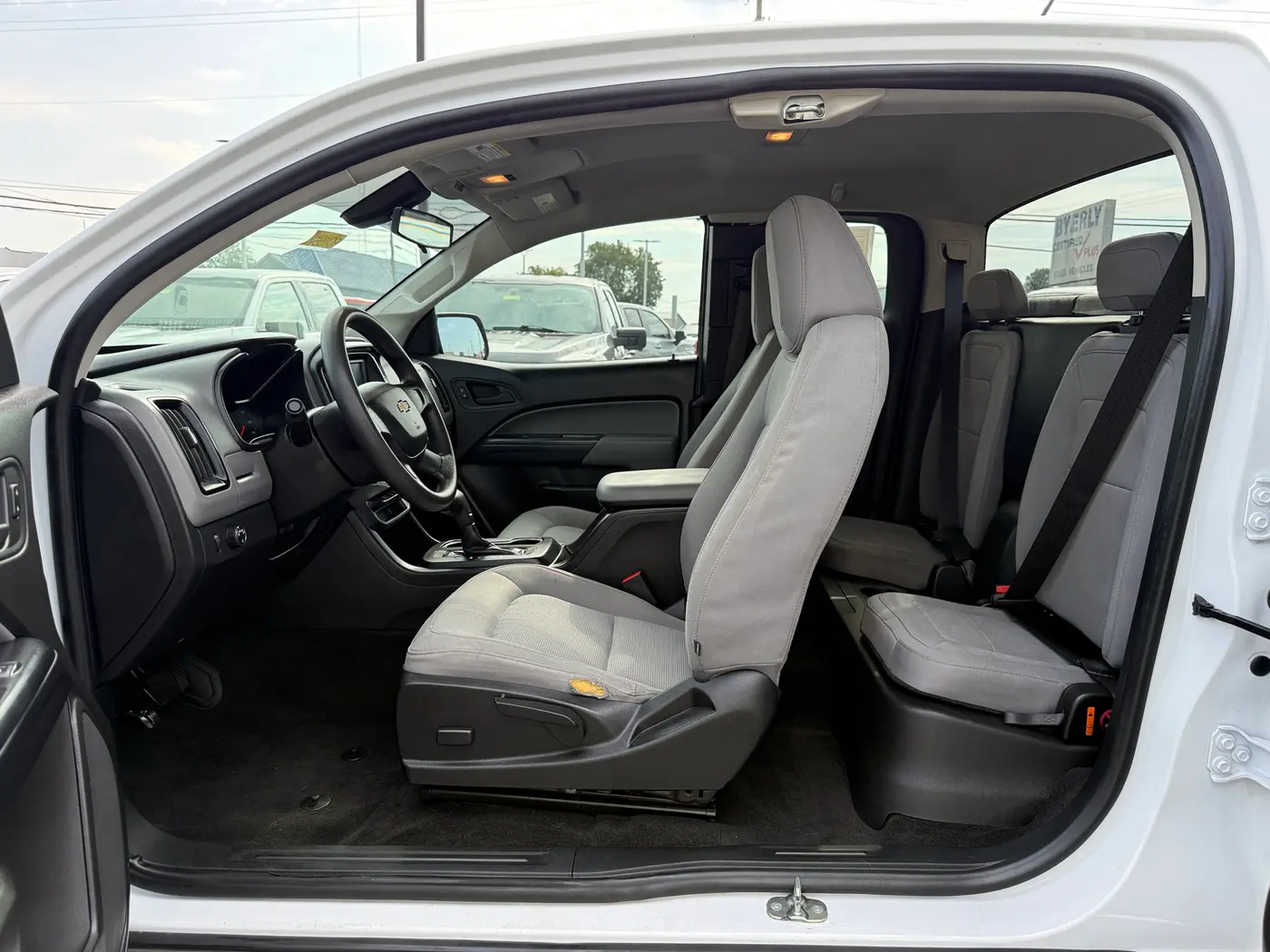 2015 Chevrolet Colorado - $10,998