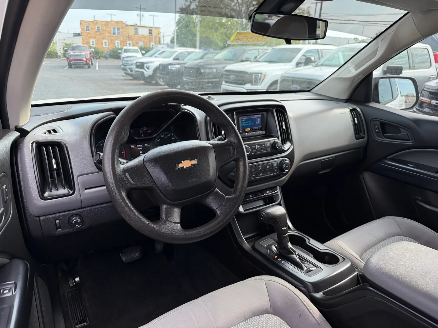 2015 Chevrolet Colorado - $10,998