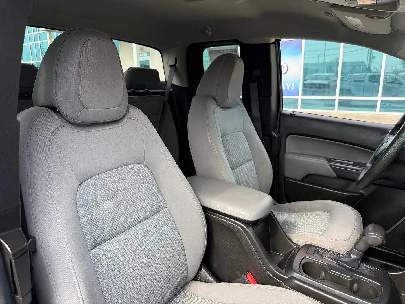 2015 Chevrolet Colorado - $10,998