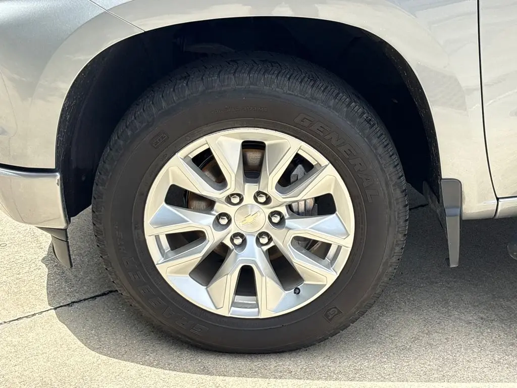 2023 Chevrolet Silverado - $26,000