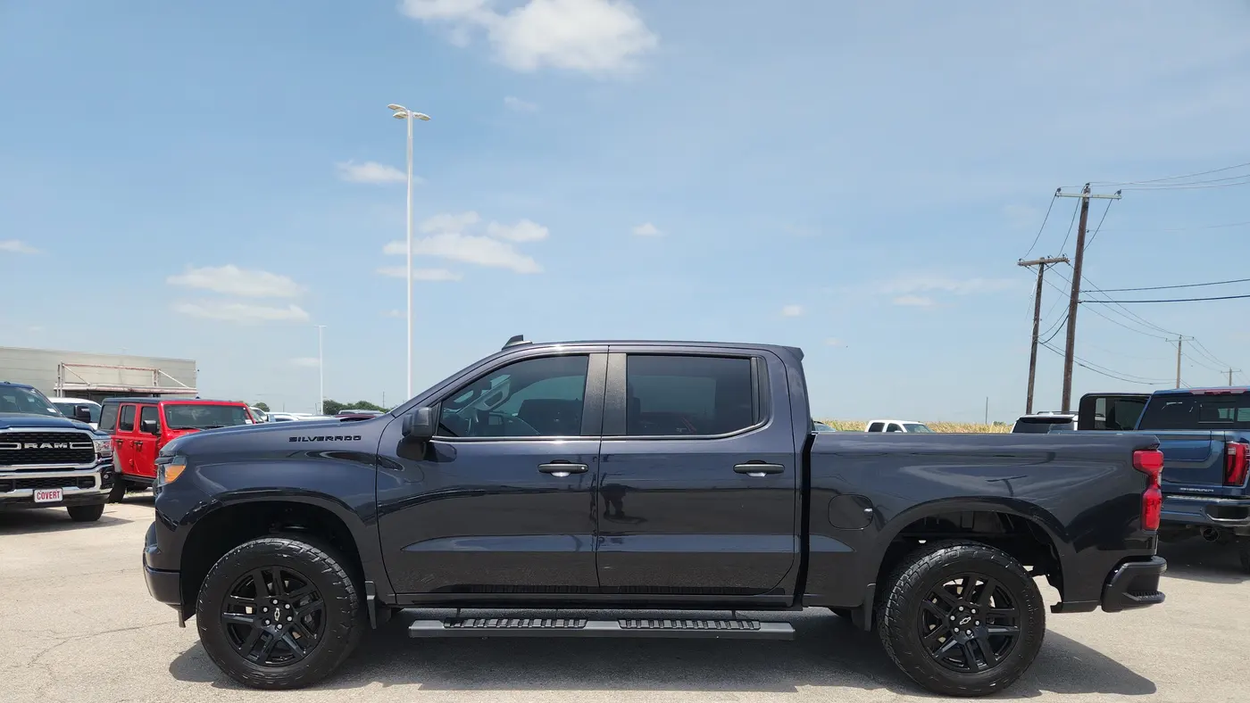 2023 Chevrolet Silverado 1500 Custom
