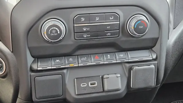 2025 Chevrolet Silverado 1500 Custom