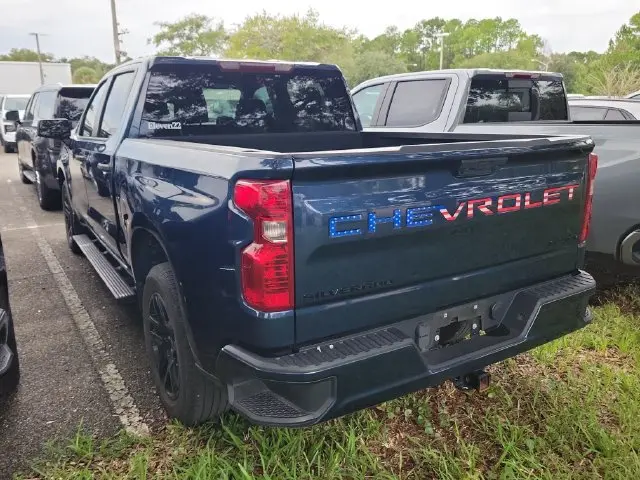 2022 Chevrolet Silverado - $29,183