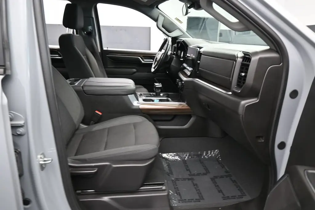 2024 Chevrolet Silverado - $37,981