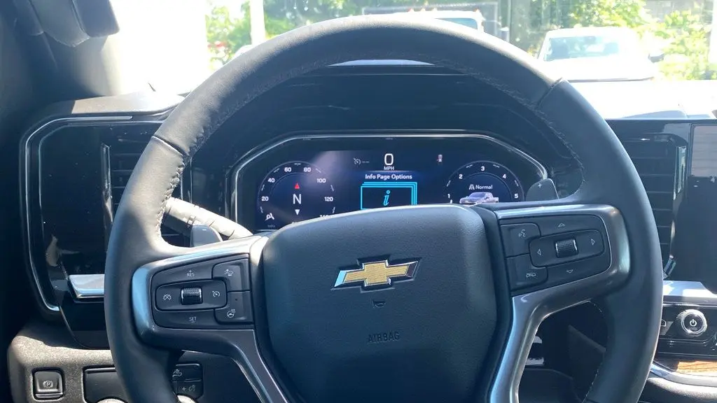 2025 Chevrolet Silverado 1500 LT
