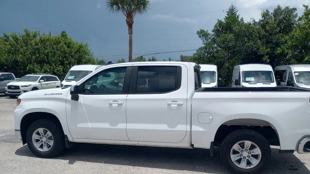 2025 Chevrolet Silverado 1500 LT