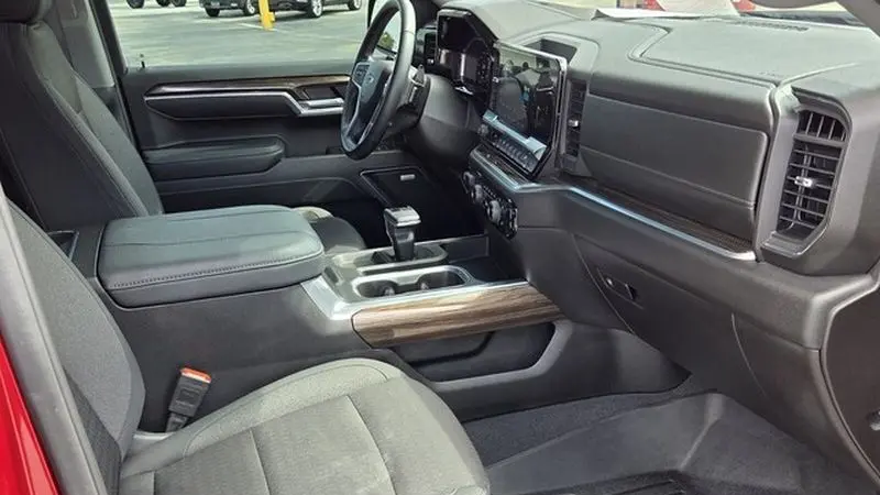 2025 Chevrolet Silverado 1500 RST
