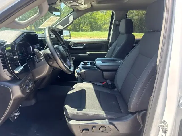 2026 Chevrolet Silverado - $39,200