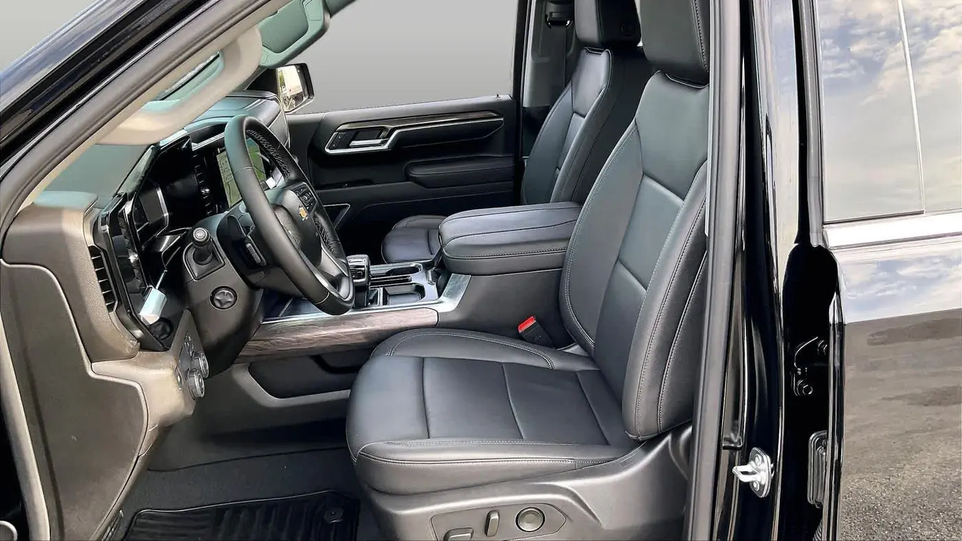2025 Chevrolet Silverado 1500 LTZ