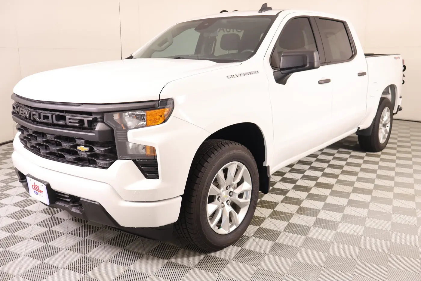 2023 Chevrolet Silverado - $27,432