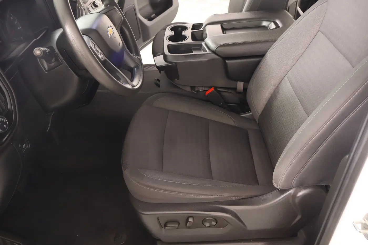 2023 Chevrolet Silverado - $27,432