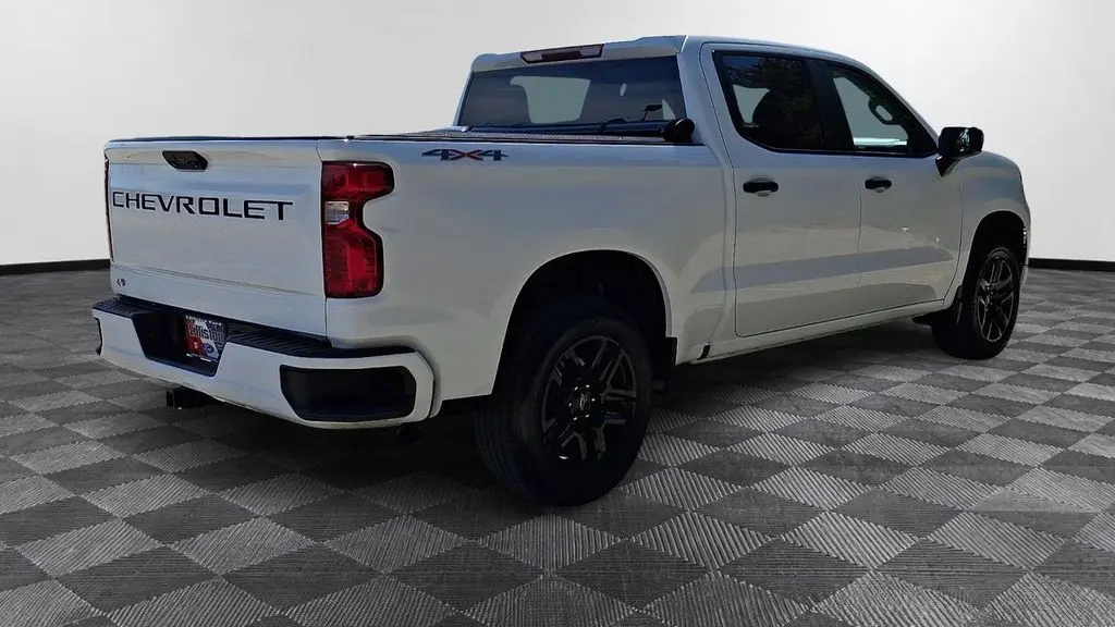 2023 Chevrolet Silverado 1500 Custom