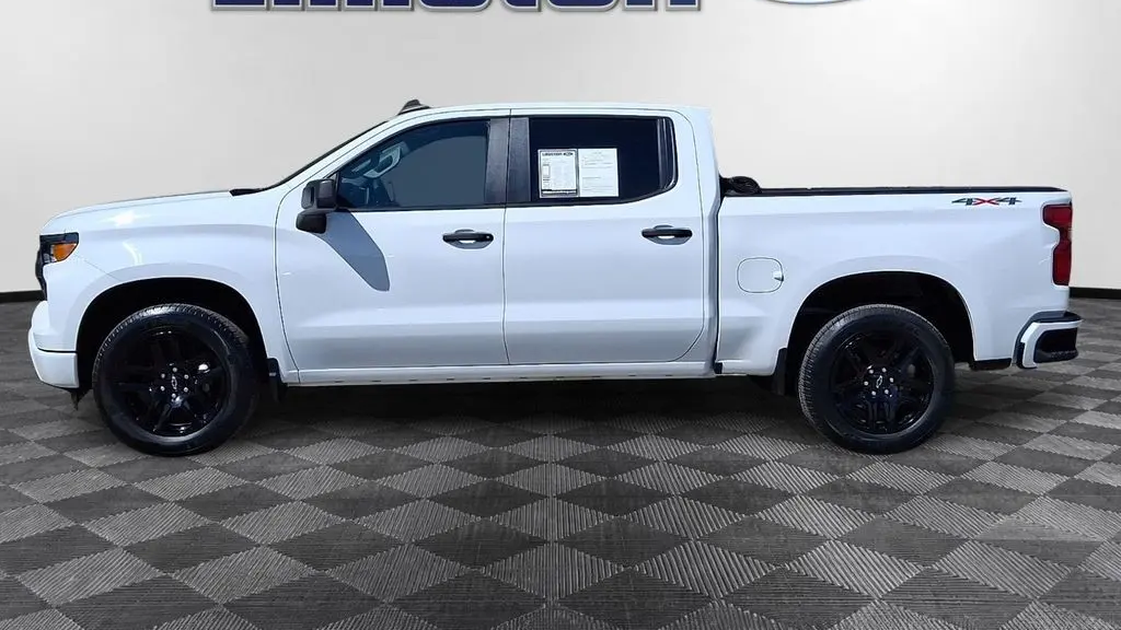 2023 Chevrolet Silverado 1500 Custom