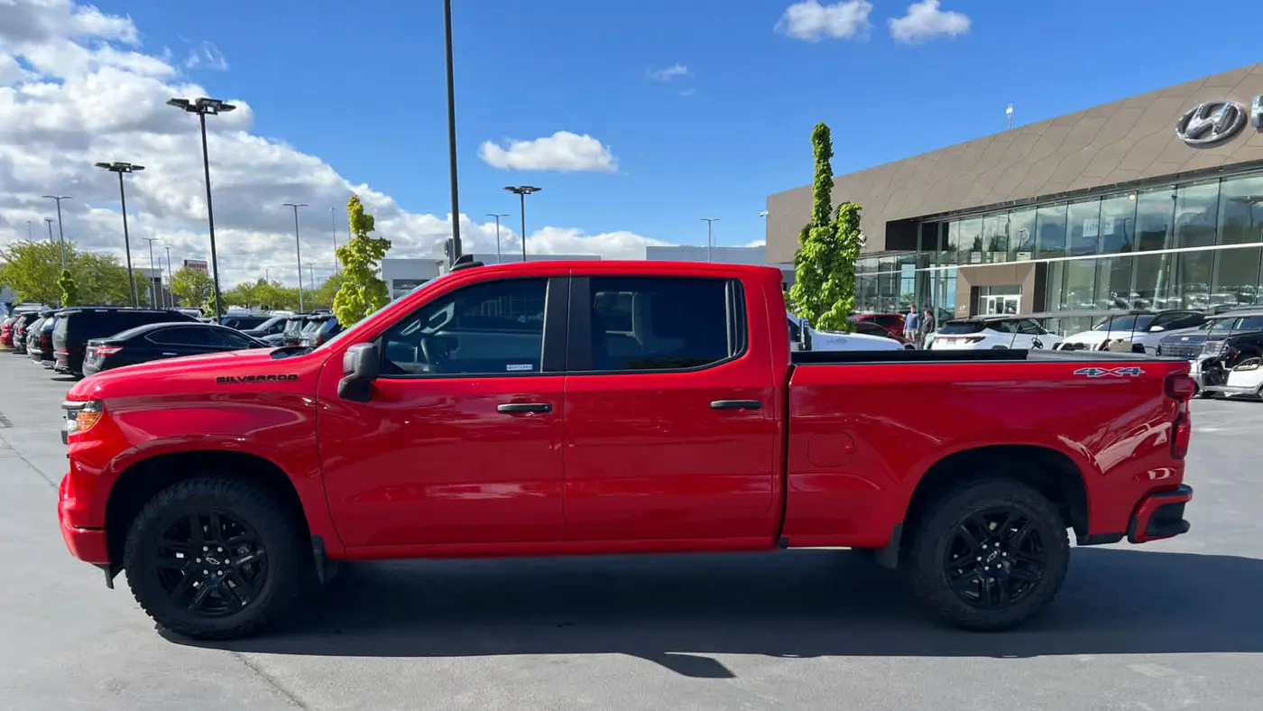 2023 Chevrolet Silverado 1500 Custom