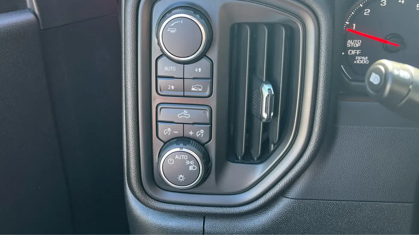 2023 Chevrolet Silverado 1500 Custom