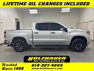 2022 Chevrolet Silverado 1500 4X4 Custom 4DR Crew Cab 6.6 FT. SB