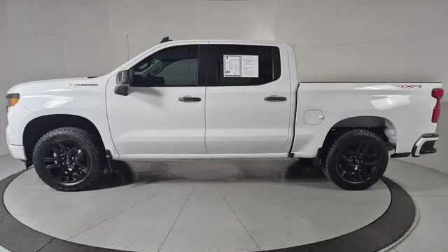 2023 Chevrolet Silverado 1500 Custom