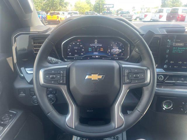 2024 Chevrolet Silverado 1500 LT — photo 1 of 12
