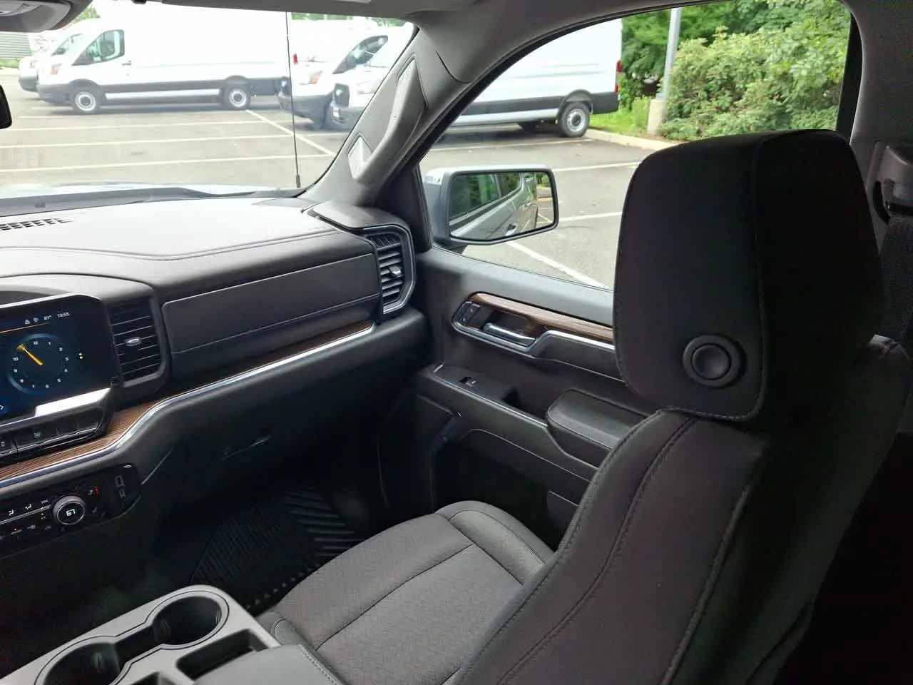 2024 Chevrolet Silverado - $29,293