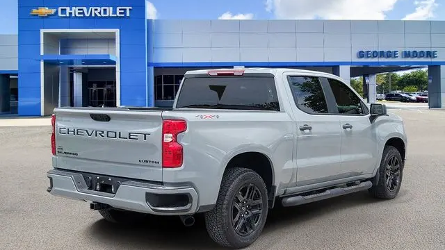 2025 Chevrolet Silverado 1500 Custom