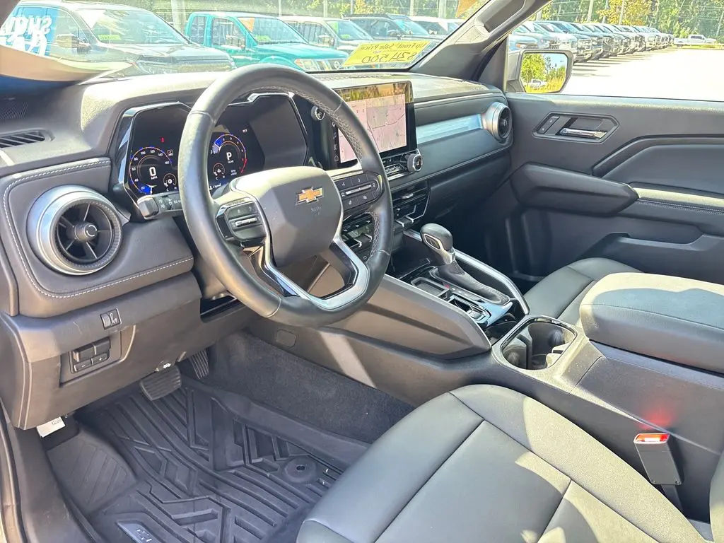 2025 Chevrolet Colorado - $33,300