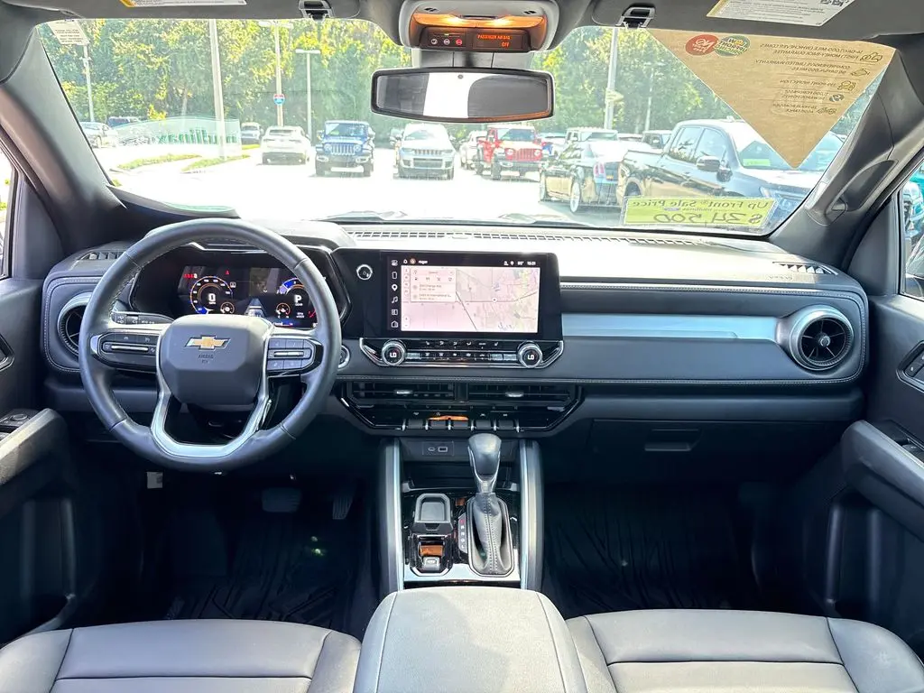 2025 Chevrolet Colorado - $33,300