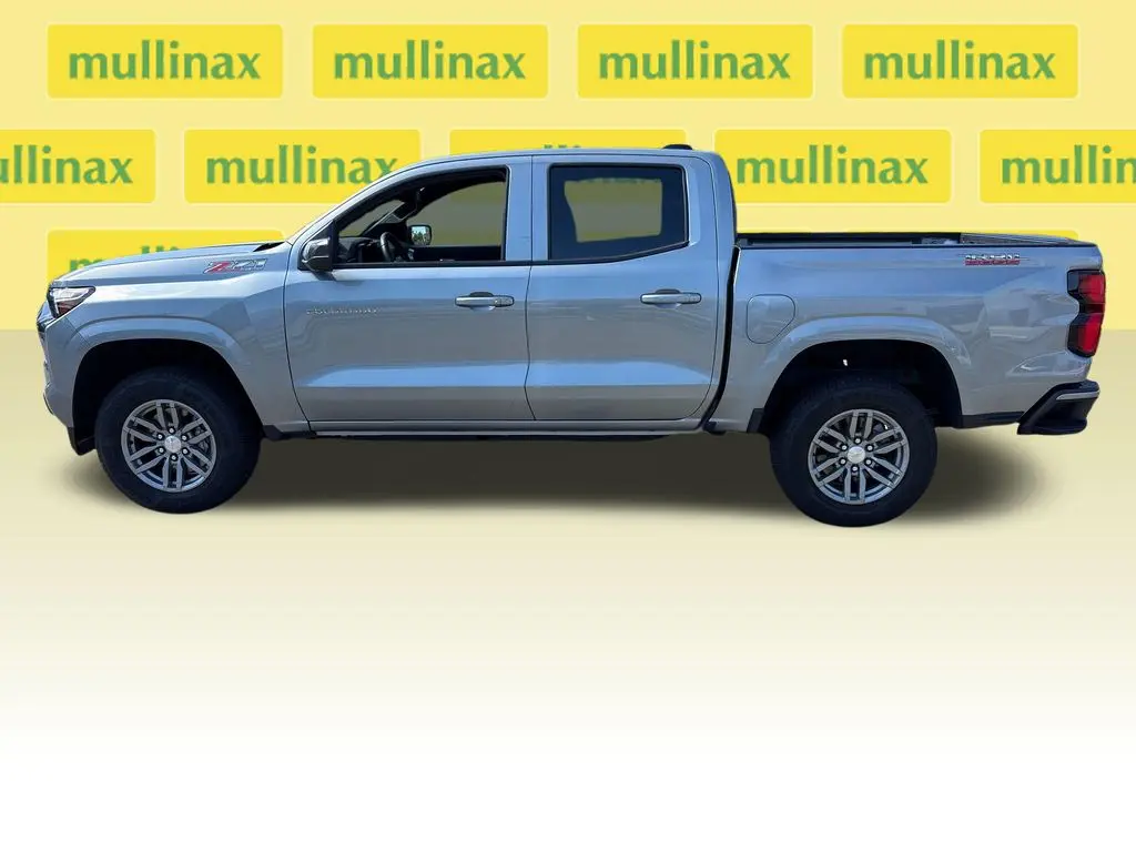 2025 Chevrolet Colorado - $33,300