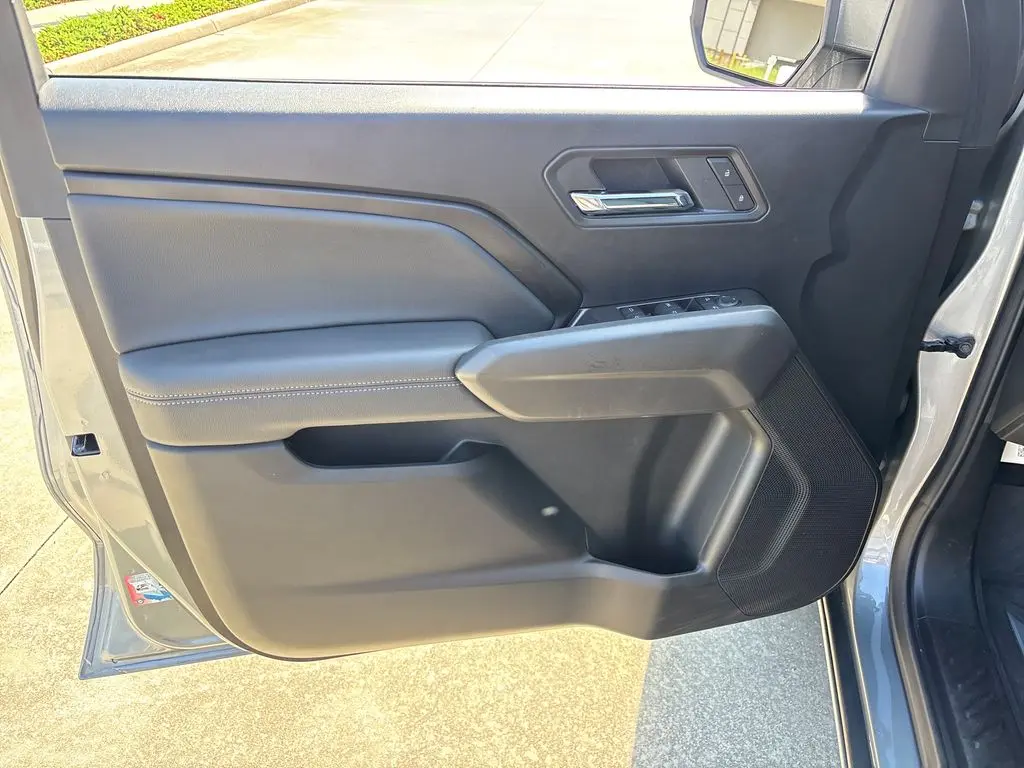 2025 Chevrolet Colorado - $33,300