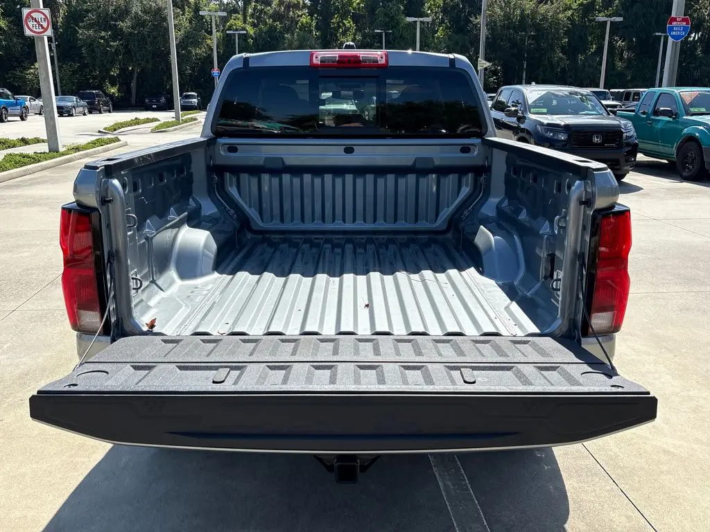 2025 Chevrolet Colorado - $33,300