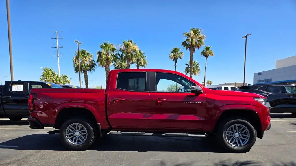 2024 Chevrolet Colorado LT