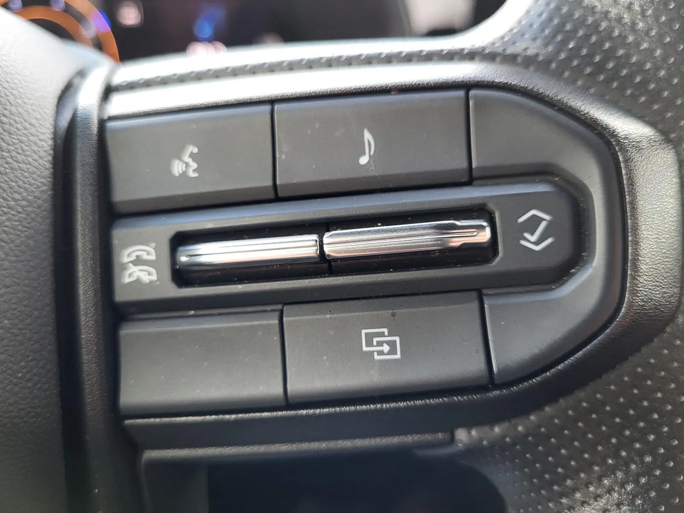 2024 Chevrolet Colorado - $39,999