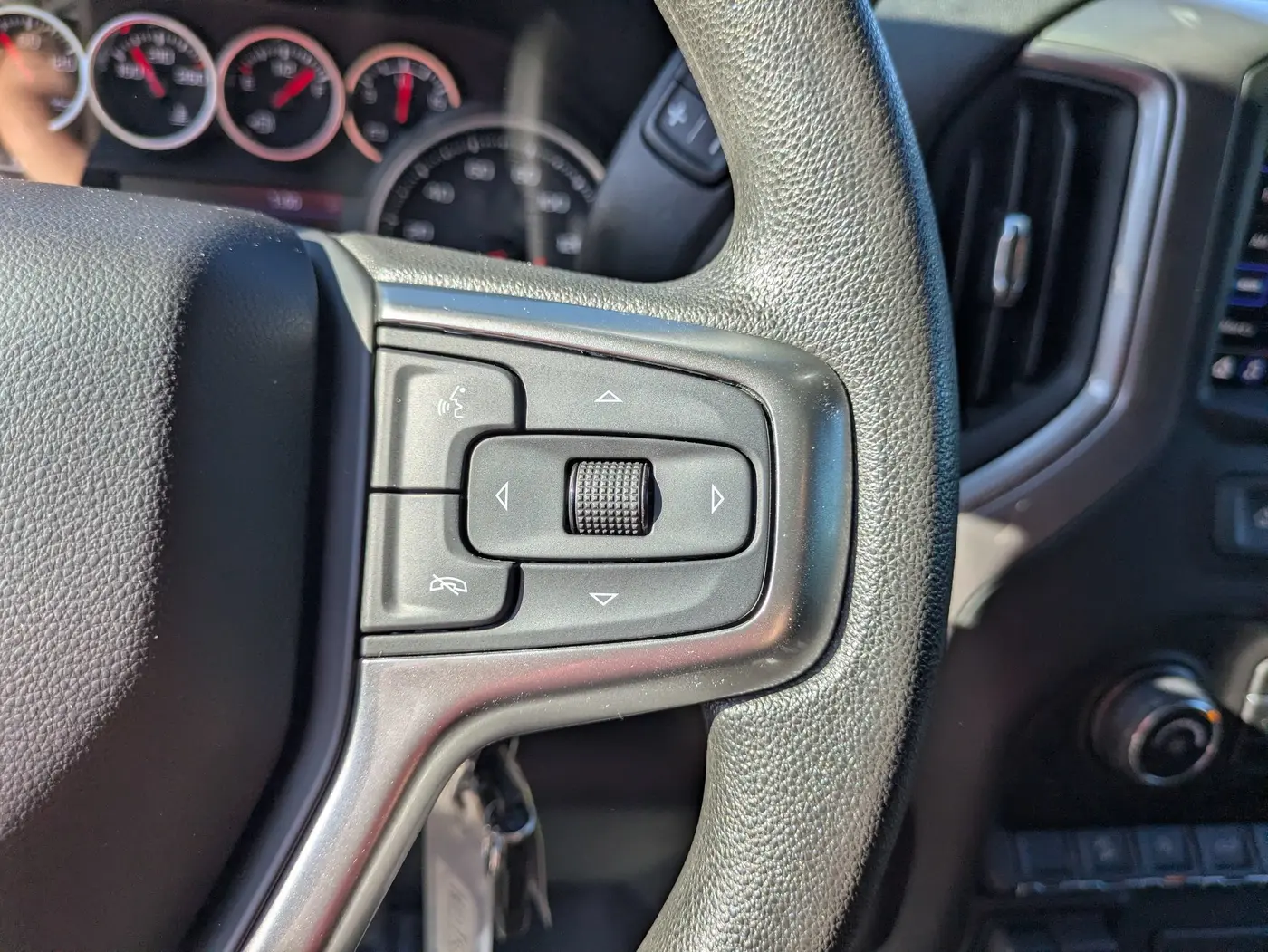 2022 Chevrolet Silverado Ltd - $33,111