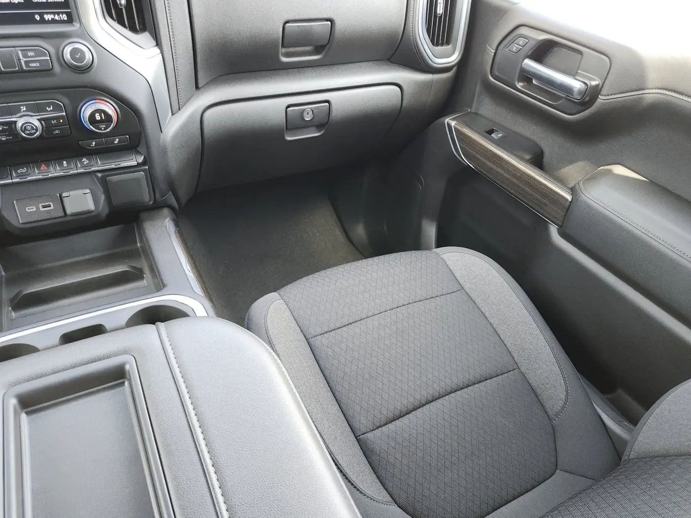 2022 Chevrolet Silverado Ltd - $39,890