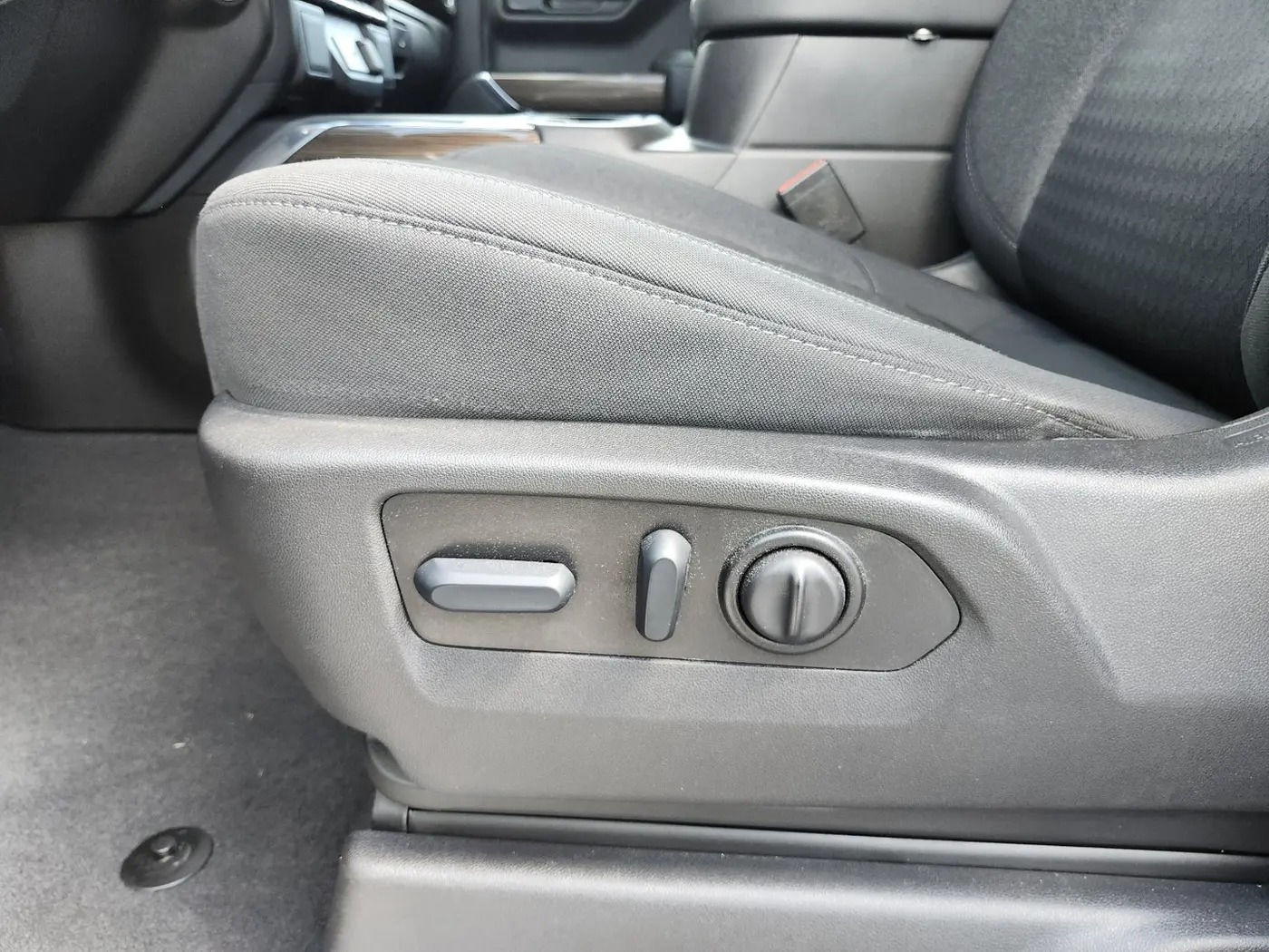 2022 Chevrolet Silverado Ltd - $39,890