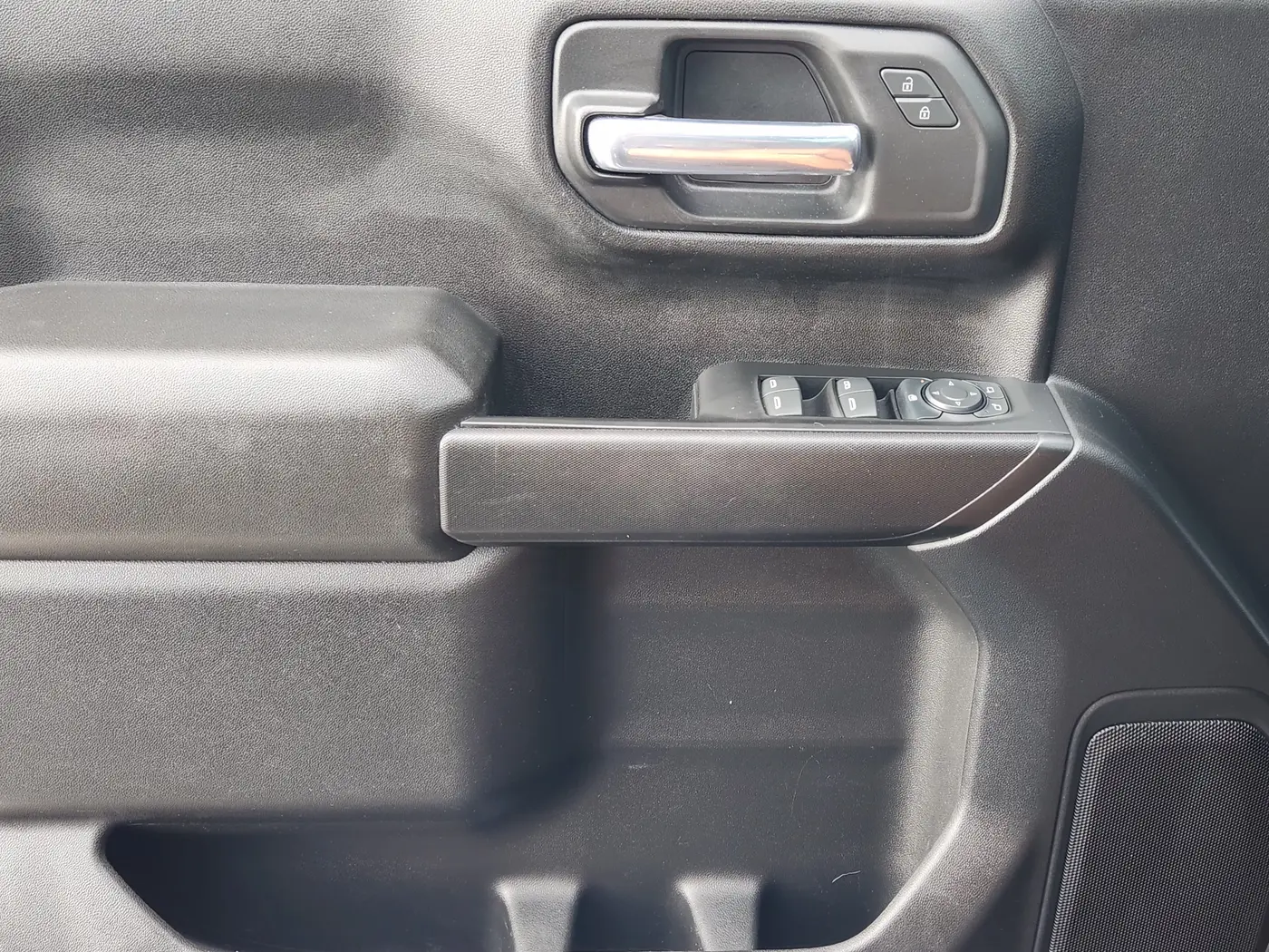 2022 Chevrolet Silverado - $27,907