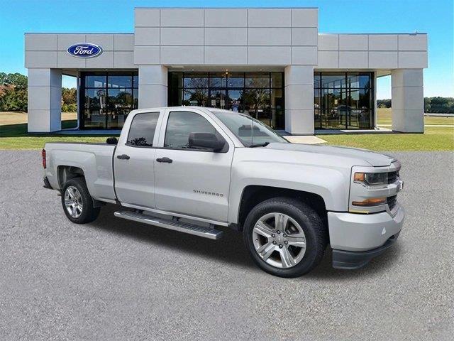 2017 Chevrolet Silverado 1500 Custom — photo 1 of 12
