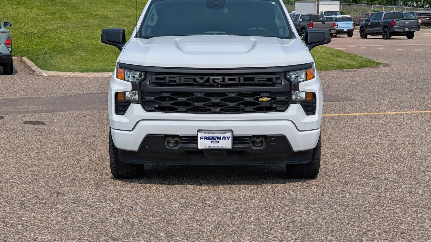 2024 Chevrolet Silverado 1500 Custom