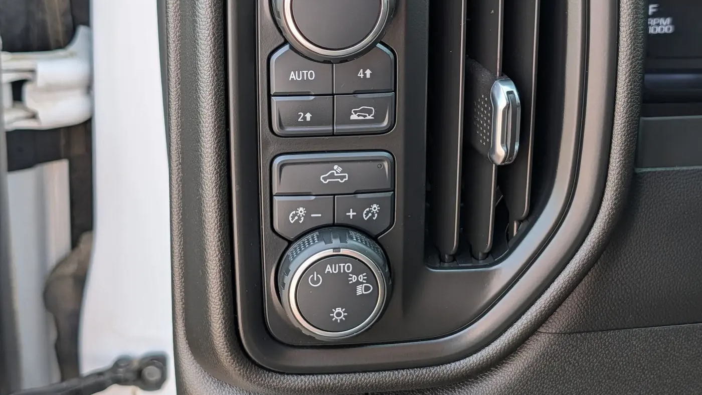 2024 Chevrolet Silverado 1500 Custom