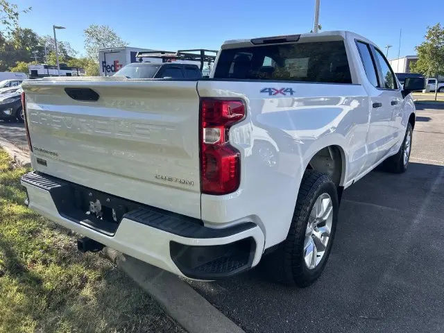2023 Chevrolet Silverado - $32,961