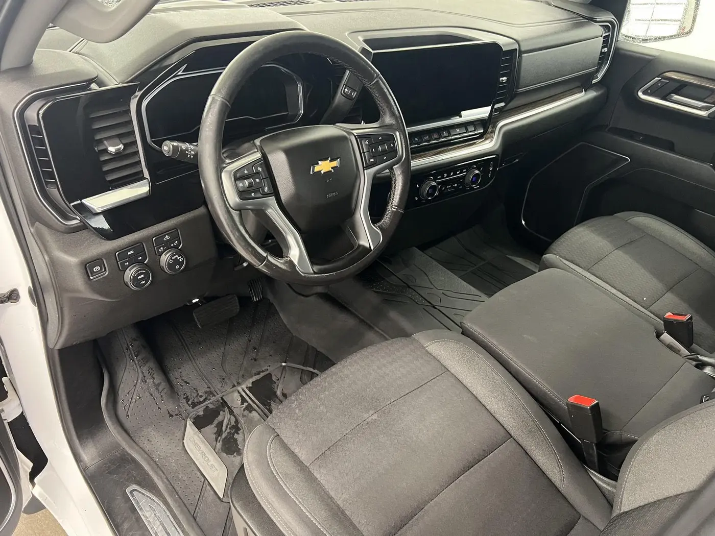 2022 Chevrolet Silverado - $24,795