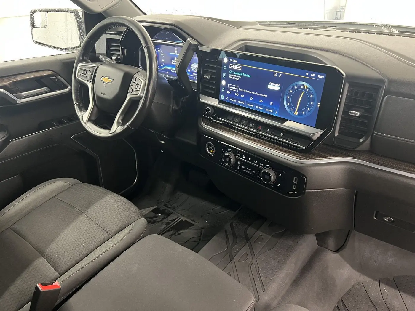 2022 Chevrolet Silverado - $24,795