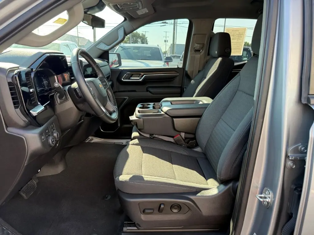 2023 Chevrolet Silverado - $35,369