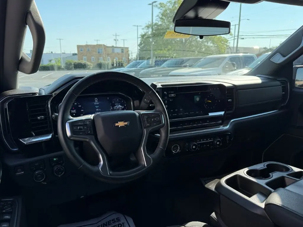 2023 Chevrolet Silverado - $35,369
