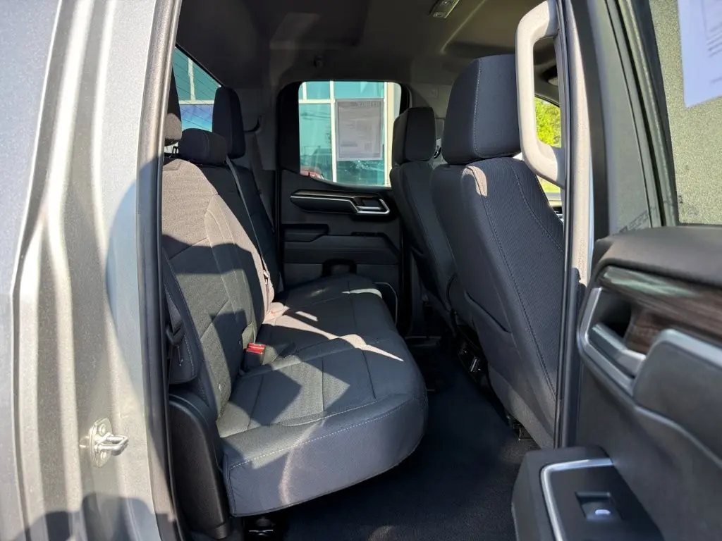 2023 Chevrolet Silverado - $35,369